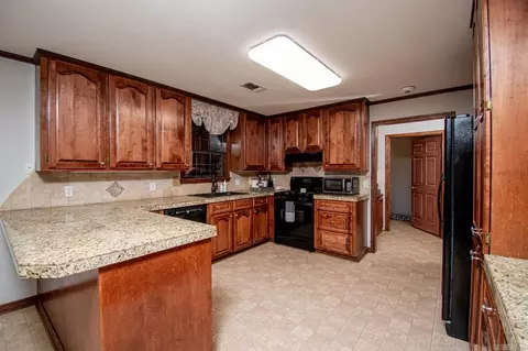 Kitchen - 4767 Lisbon Rd, Smackover, AR 71762 photo 1 of 2