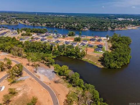 6119 Majestic Waters Dr, Benton, AR 72019