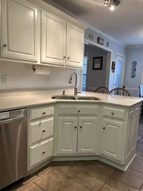 Kitchen - 470 Nottingham Cir, Cabot, AR 72023 photo 6 of 8