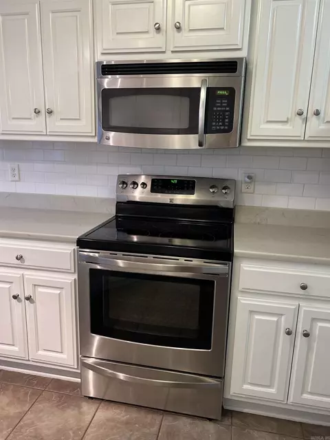 Kitchen - 470 Nottingham Cir, Cabot, AR 72023 photo 4 of 8