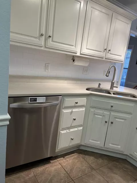 Kitchen - 470 Nottingham Cir, Cabot, AR 72023 photo 5 of 8