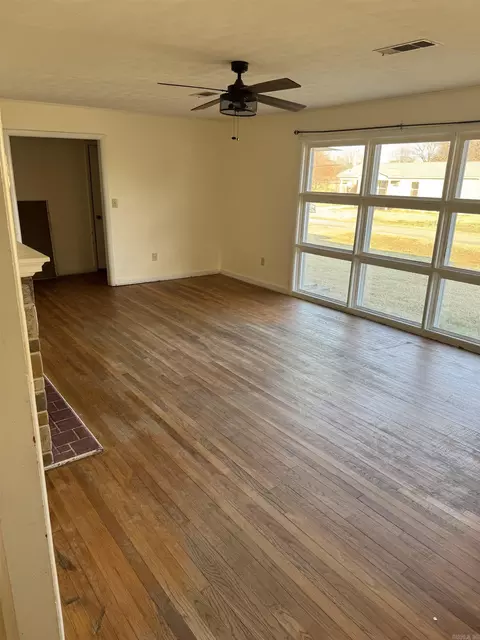817 Ellis, Trumann, AR 72472 photo 12