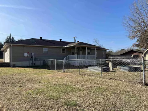 Exterior - 102 Peace Valley Rd, Ash Flat, AR 72513 photo 6 of 9