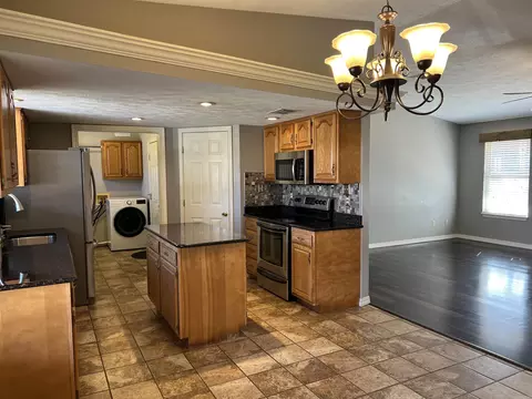 Kitchen - 102 Peace Valley Rd, Ash Flat, AR 72513 photo 2 of 4