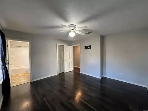 Bedroom - 102 Peace Valley Rd, Ash Flat, AR 72513 photo 2 of 4