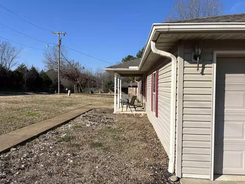 Exterior - 102 Peace Valley Rd, Ash Flat, AR 72513 photo 3 of 9