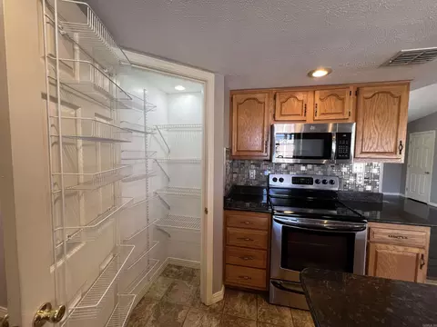 Kitchen - 102 Peace Valley Rd, Ash Flat, AR 72513 photo 4 of 4