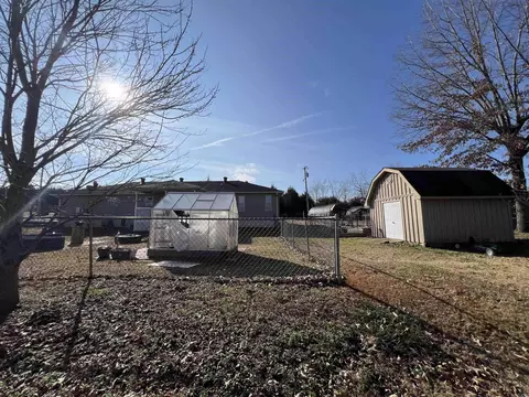 Exterior - 102 Peace Valley Rd, Ash Flat, AR 72513 photo 7 of 9