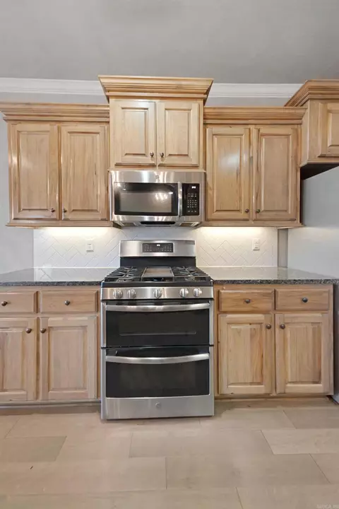 Kitchen - 165 Hudson Branch Dr, Austin, AR 72007 photo 7 of 7