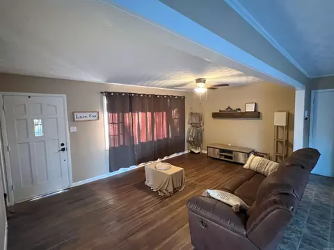 Living - 401 Hwy 64 E, Conway, AR 72032 photo 1 of 2