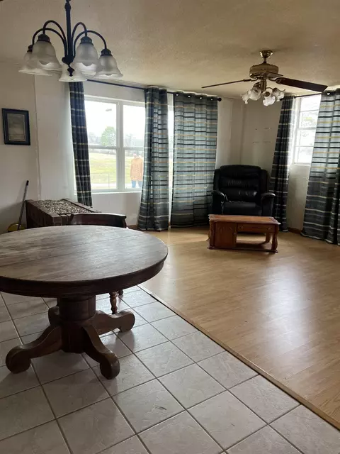 Living - 1231 Barranger Rd, Bismarck, AR 71929 photo 1 of 2