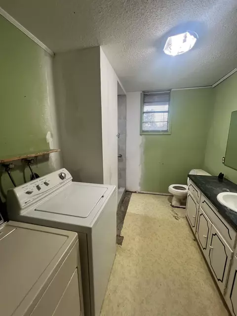Bath - 1231 Barranger Rd, Bismarck, AR 71929 photo 1 of 3