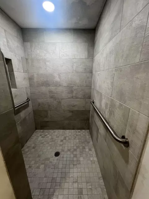 Bath - 1231 Barranger Rd, Bismarck, AR 71929 photo 3 of 3