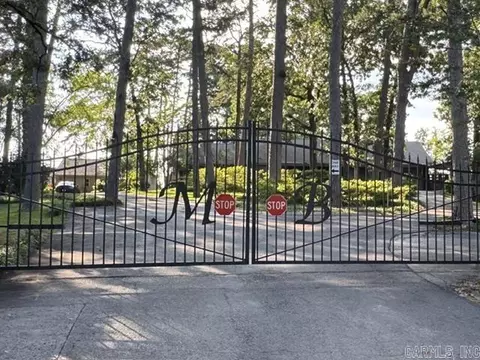 220 Sunset Bay Rd #13, Hot Springs National Park, AR 71913