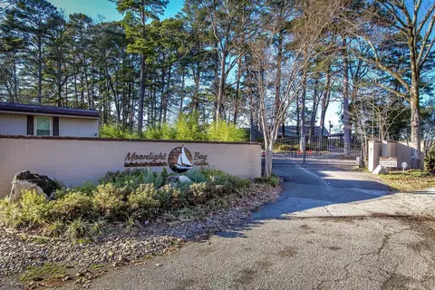 220 Sunset Bay Rd #13, Hot Springs National Park, AR 71913