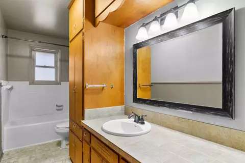 Bath - 412 Elm St, Augusta, AR 72006 photo 5 of 5