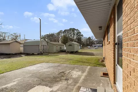 Exterior - 412 Elm St, Augusta, AR 72006 photo 5 of 6