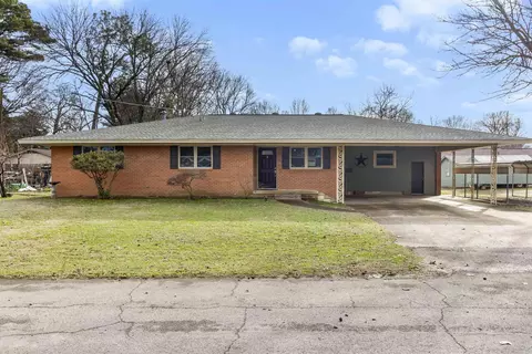 Exterior - 412 Elm St, Augusta, AR 72006 photo 1 of 6