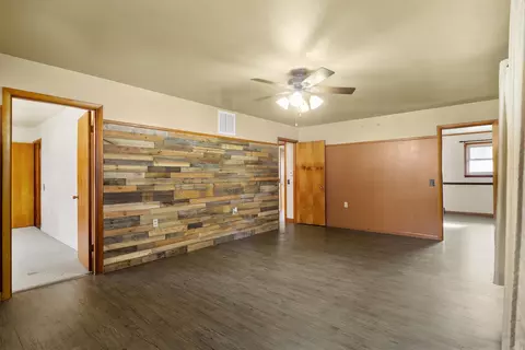 Living - 412 Elm St, Augusta, AR 72006 photo 3 of 6
