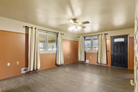 Living - 412 Elm St, Augusta, AR 72006 photo 1 of 6