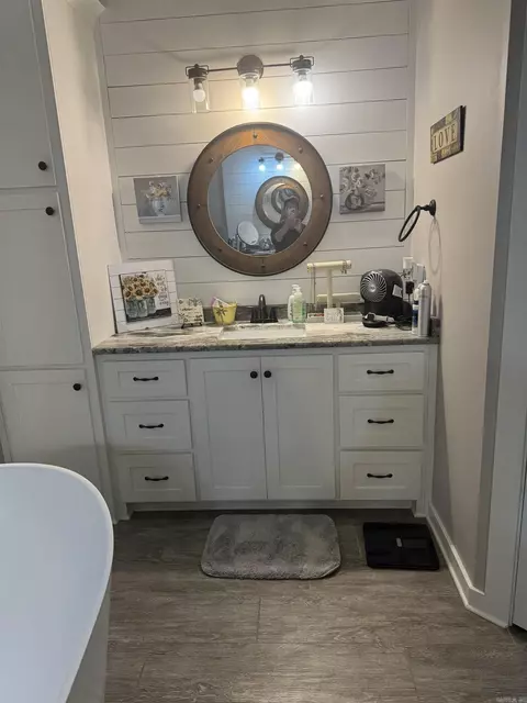 Bath - 25 Bea St, Cabot, AR 72023 photo 1 of 5