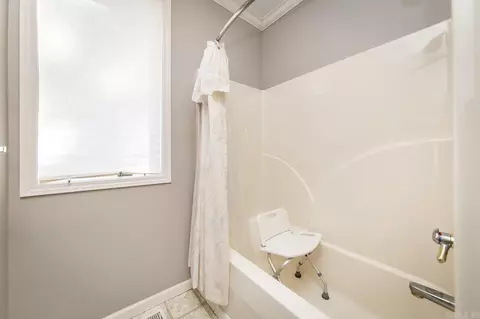 Bath - 1145 Davidson Cir, Edgemont, AR 72044 photo 2 of 3