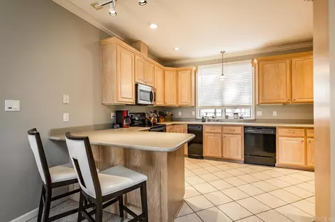 Kitchen - 1145 Davidson Cir, Edgemont, AR 72044 photo 2 of 6