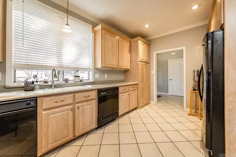 Kitchen - 1145 Davidson Cir, Edgemont, AR 72044 photo 3 of 6