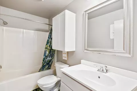 Bath - 6505 Rolla Rd, Benton, AR 72019 photo 2 of 2