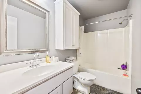 Bath - 6505 Rolla Rd, Benton, AR 72019 photo 1 of 2
