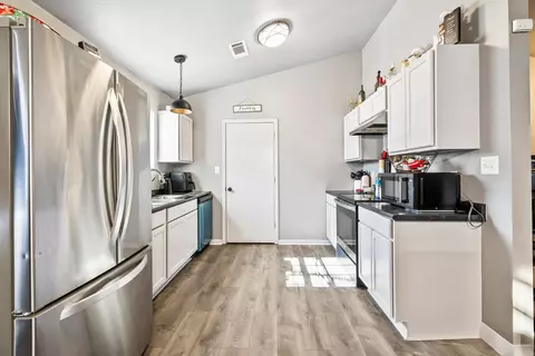 Kitchen - 6505 Rolla Rd, Benton, AR 72019 photo 2 of 2