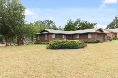 1 Blue Ridge Dr, Searcy, AR 72143