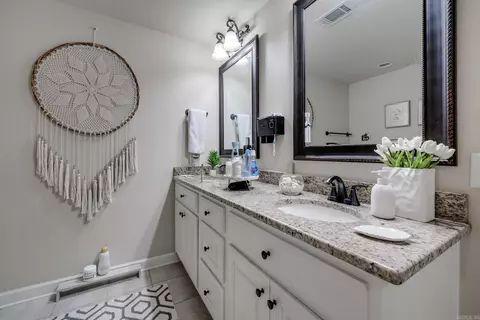 Bath - 36 Timber Ln, Austin, AR 72007 photo 1 of 4