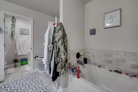 Bath - 36 Timber Ln, Austin, AR 72007 photo 2 of 4