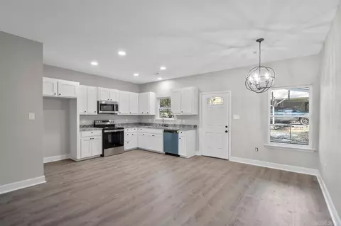 910 Thelma, Benton, AR 72015 photo 5