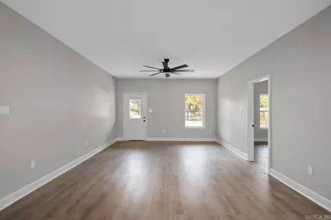 910 Thelma, Benton, AR 72015 photo 9