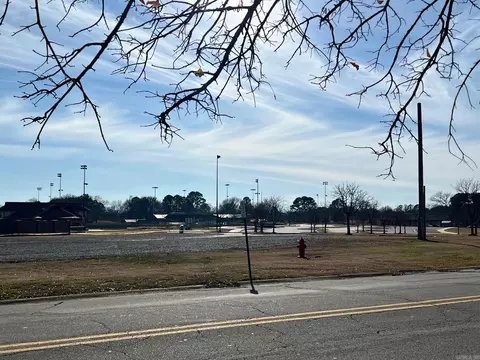1420 Robins, Conway, AR 72034 photo 4
