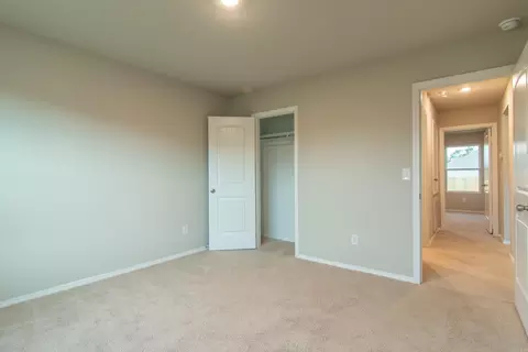 Bedroom - 1302 Springvine Dr, Searcy, AR 72143 photo 3 of 6