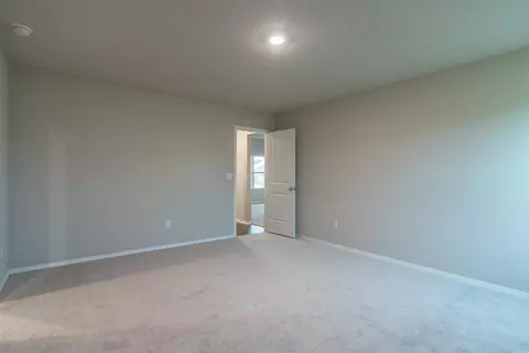 Bedroom - 1302 Springvine Dr, Searcy, AR 72143 photo 5 of 6