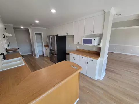 Kitchen - 511 Round Mtn, Conway, AR 72034 photo 2 of 2