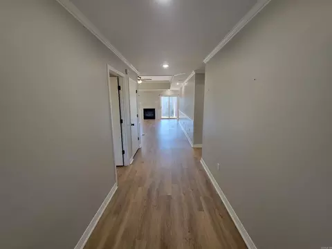 Entry Way - 511 Round Mtn, Conway, AR 72034 photo 1 of 3