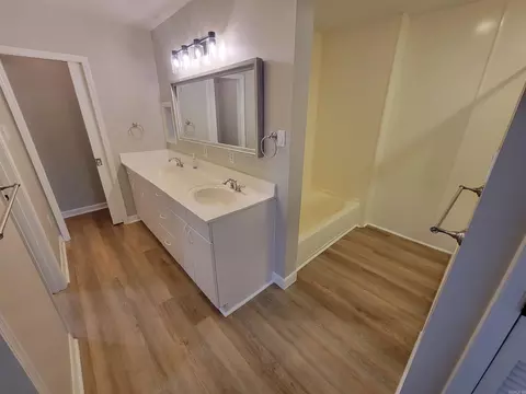 Bath - 511 Round Mtn, Conway, AR 72034 photo 1 of 6