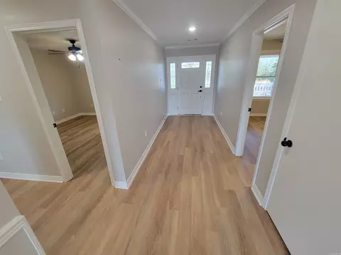 Entry Way - 511 Round Mtn, Conway, AR 72034 photo 3 of 3