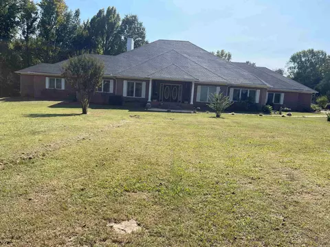 94 Givens, Morrilton, AR 72110