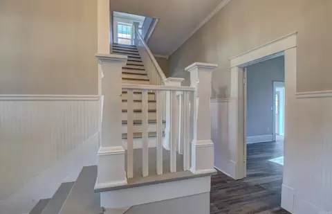 Entry Way - 320 E Cedar St, Warren, AR 71671 photo 2 of 6