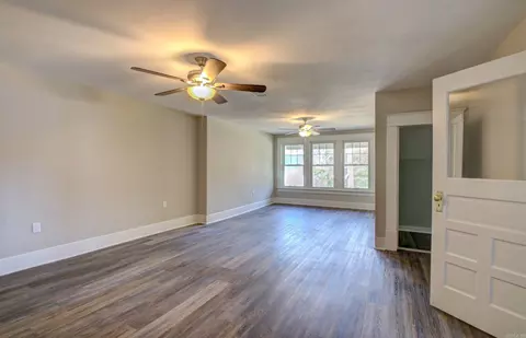 Living - 320 E Cedar St, Warren, AR 71671 photo 6 of 8