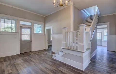 Entry Way - 320 E Cedar St, Warren, AR 71671 photo 1 of 6
