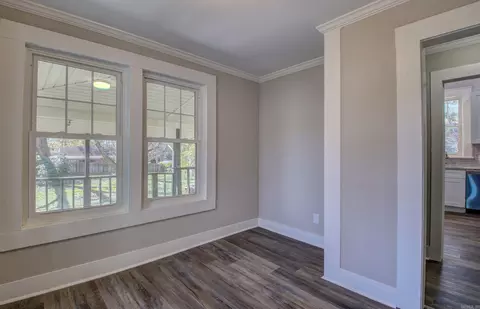 Entry Way - 320 E Cedar St, Warren, AR 71671 photo 3 of 6