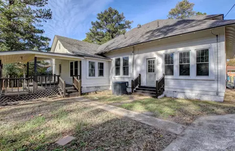 Exterior - 320 E Cedar St, Warren, AR 71671 photo 3 of 6