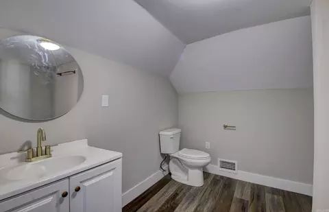 Bath - 320 E Cedar St, Warren, AR 71671 photo 2 of 3